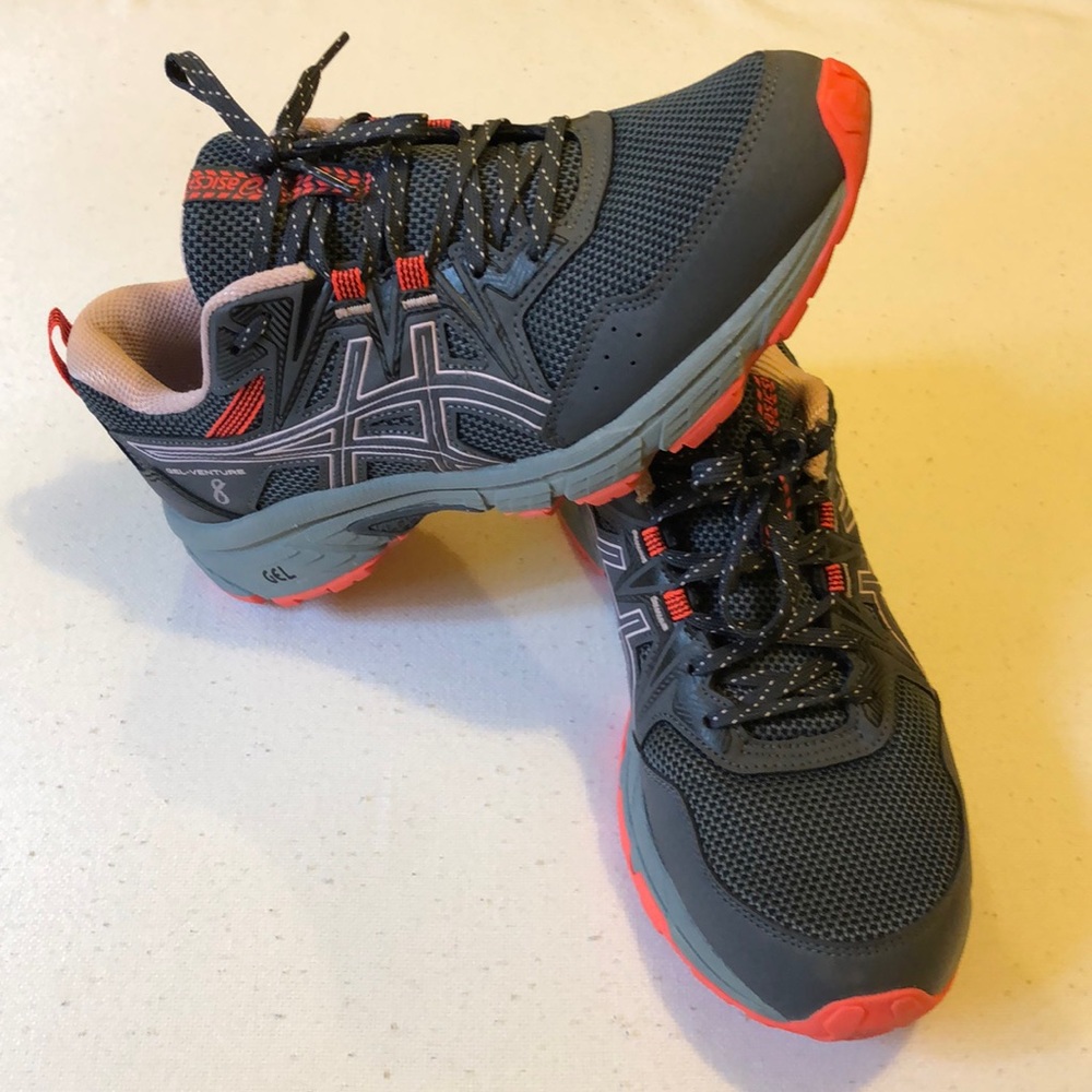 Asics Gel-Venture 8 EUC